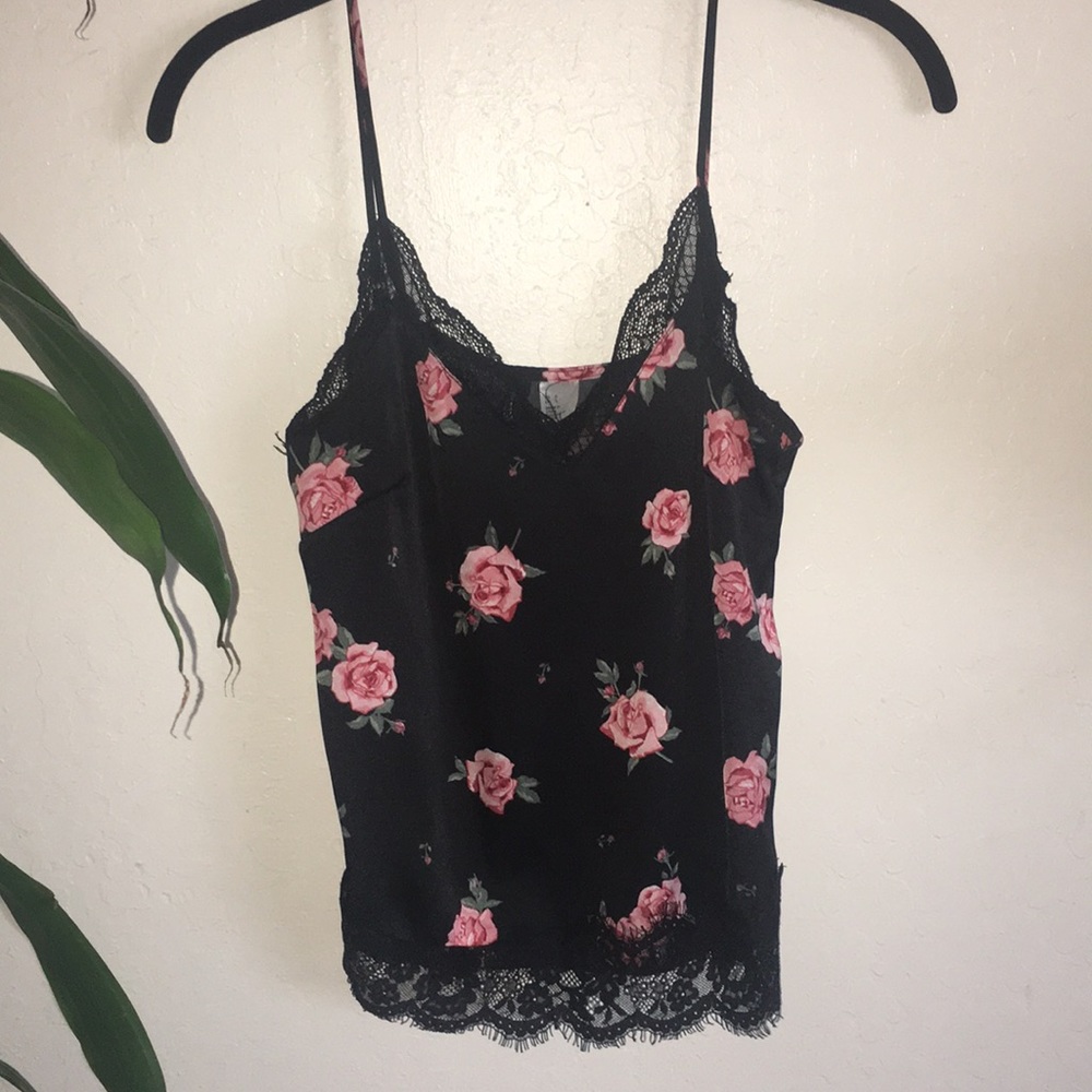 4/$25 Floral lace top